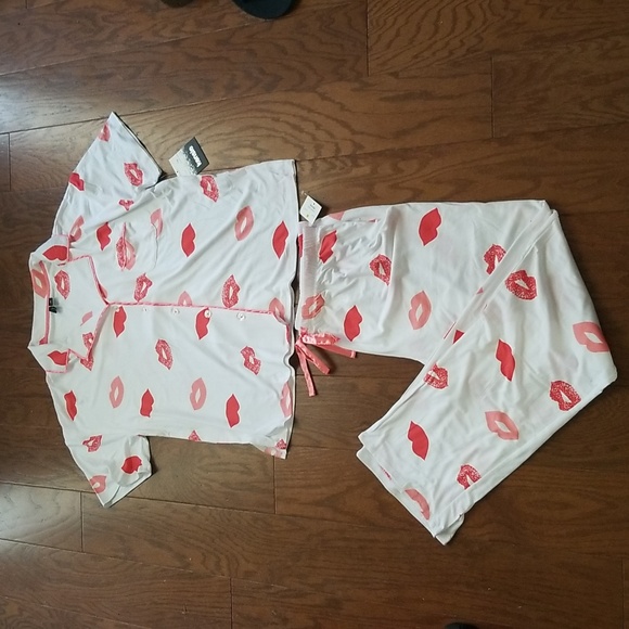NEW! Kensie 2-Piece Allover kisses Pajama Set sz medium NWT - Picture 2 of 7